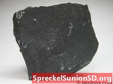 Basalto: roccia ignea - Immagini, definizione, usi e altro