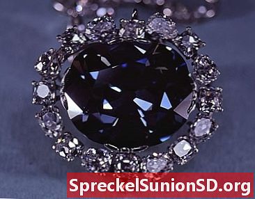 Modré diamanty: Barvené bórem v extrémních hloubkách