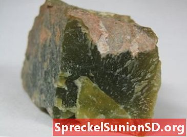 Serpentina: minerale, gemma, pietra ornamentale, fonte di amianto