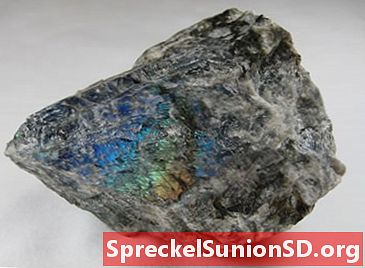 Minerali feldspar čine preko 50% Zemljine kore.