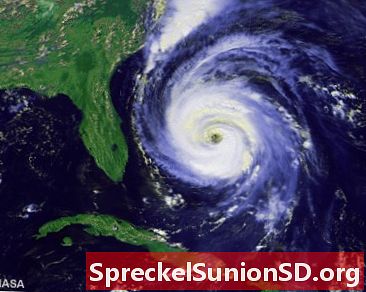 Имена урагана - како се називају урагани?