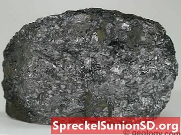 Ilmenite: un minerale di titanio | Usi e proprietà