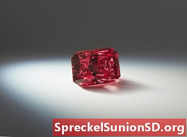 Piros gyémántok: A gyémánt legritkább színe