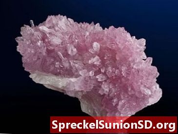 Рожевий кварц - улюблений матеріал дорогоцінного каміння