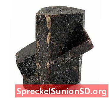 Staurolite: Một khoáng chất biến chất nổi tiếng với các tinh thể kết đôi